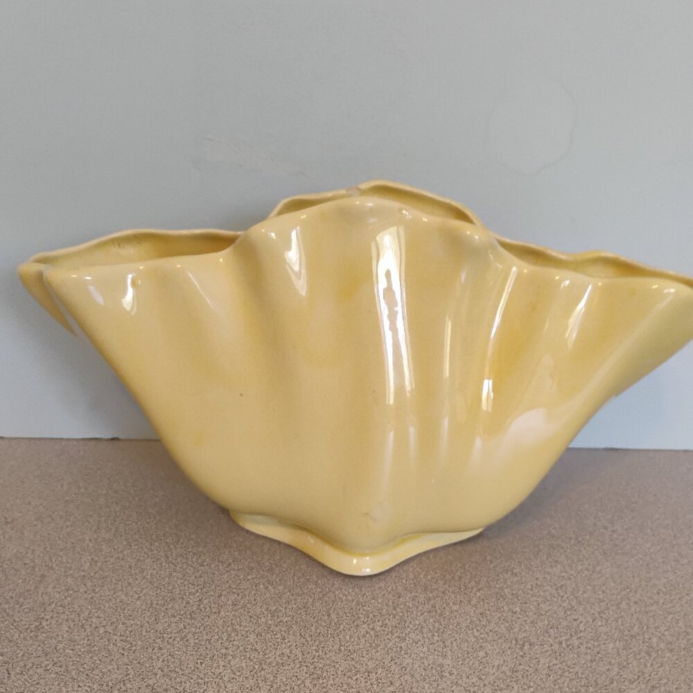 Metlox Vintage Yellow Ruffled Vase/Planter
